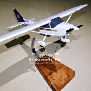 Model of Cessna 172 SFC (VH-SYX) with detailed craftsmanship.